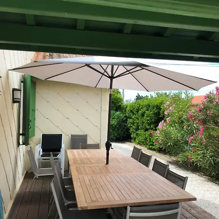Holiday home Grande Maison Familiale Proche Et Foret